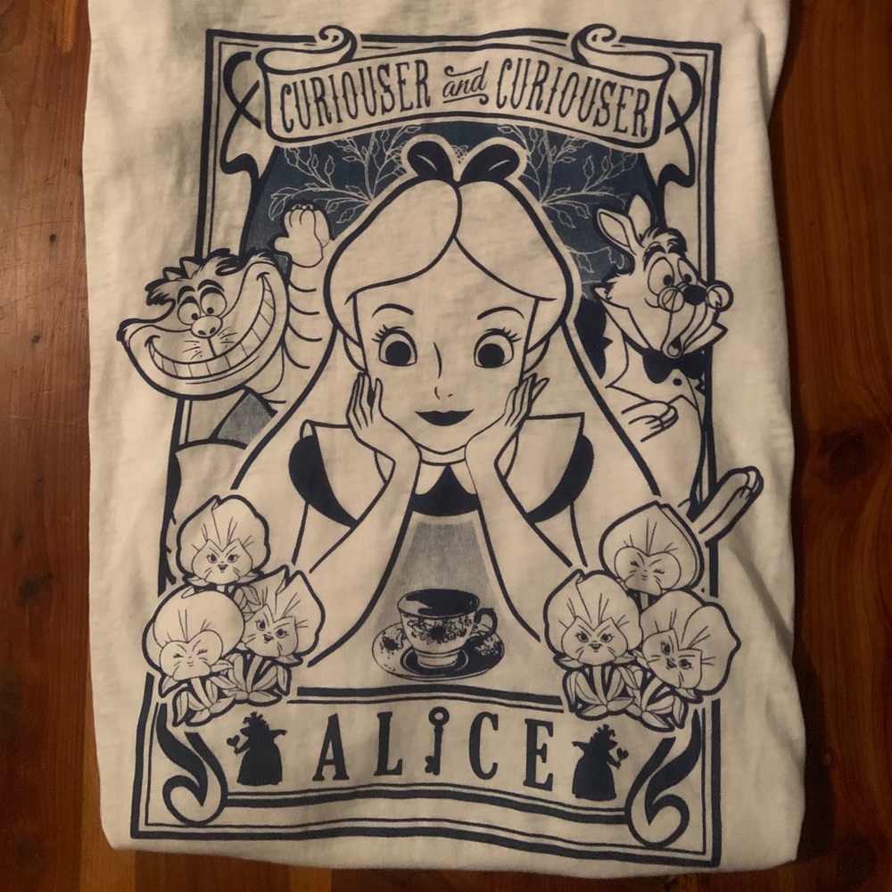 Alice in wonderland short sleeve tee